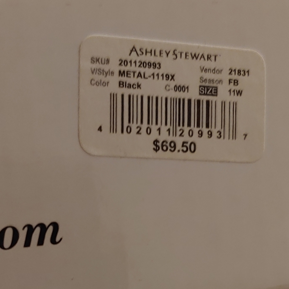 STILL IN THE BOX!! BRAND NEW NEVER WORN BLACK SUEDE SHORT BOOTS WITH GOLD HEEL !